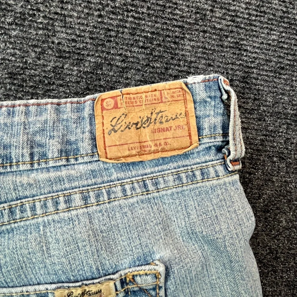 Levi Strauss Y2K Women 12 Light Wash Stretch Raw Hem Cut Off Denim Shorts Frayed